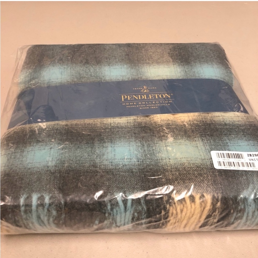 Pendleton 5th Avenue Ocean Ombre Merino Wool Throw blanket NWT!